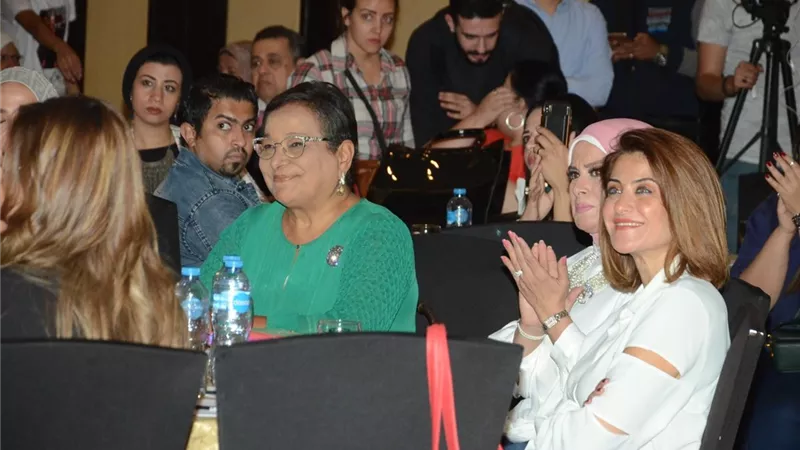 تكريم مني عبدالغني وهيدي كرم ومني عراقي وأنيسة حسونة في مبادرة الحق لمرضى السرطان فى الإنجاب