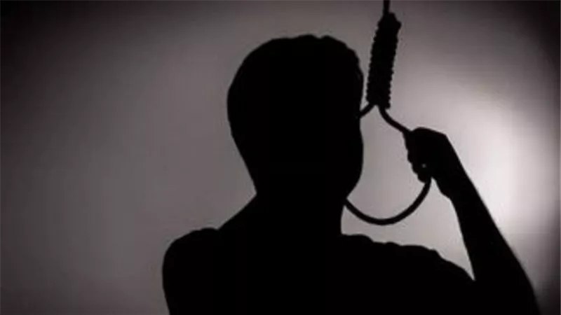 بسبب الاستروكس .. الشاب شنق نفسه بحبل والفيسبوك كشف الجريمة