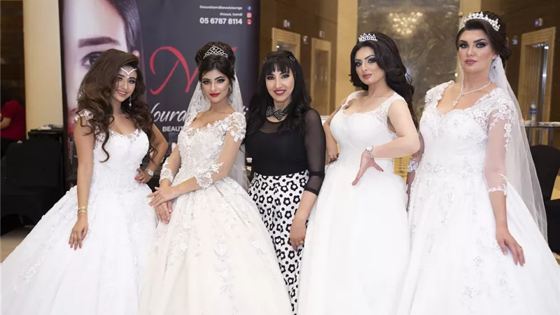 نوره حمدي تطلق مجموعة من الرموش في ملتقى خبيرات التجميل بدبي