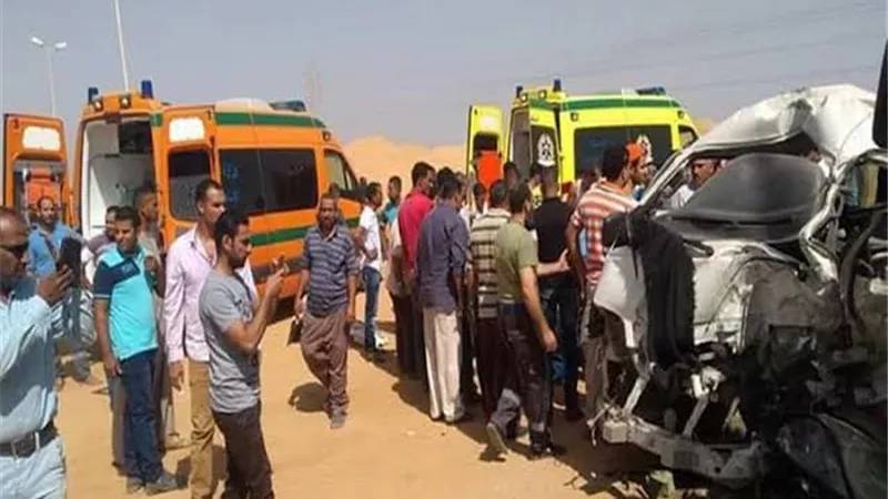 اصابة 6 في حادث تصادم بالبحيرة