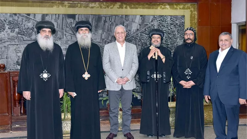 وفد الكنيسة يهنئ محافظ الأقصر بالمولد النبوى ويدعوه لحضور ختام مولد القديس مارى جرجس