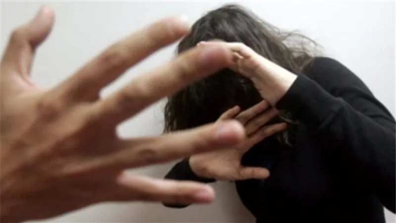 جريمة مروعة.. يخنق طليقته في شقة مفروشة