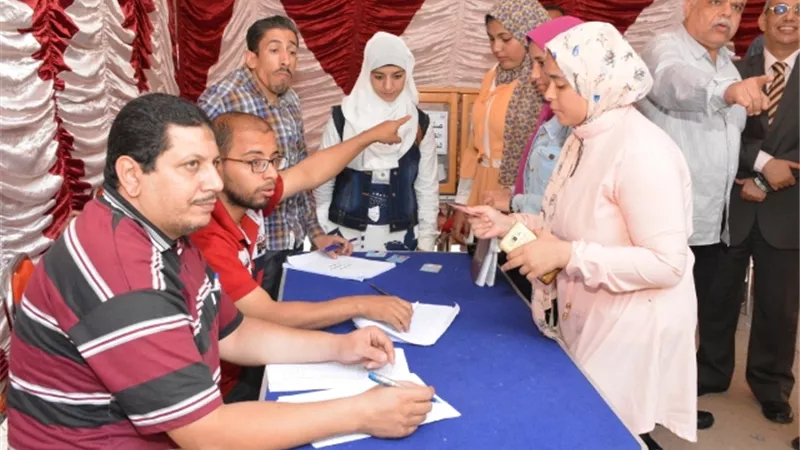طلاب جامعة أسيوط يواصلون مشاركتهم في ماراثون انتخابات الاتحادات الطلابية