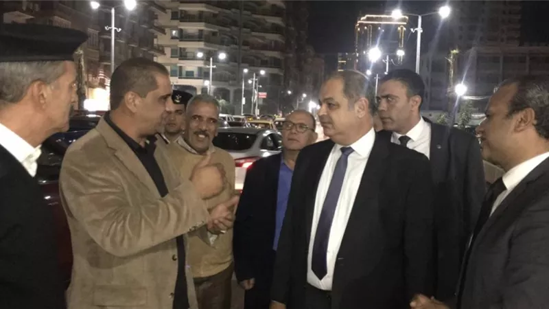 محافظ الغربية يتفقد أعمال التطوير والرصف بشوارع المحلة الكبري