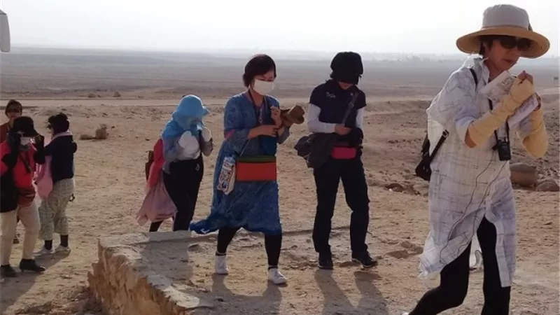 وفود سياحية من 7 دول تزور مناطق المنيا الاثرية..صور