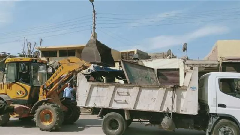إزالة 435 حالة إشغال بشوارع ببا في بني سويف ..صور