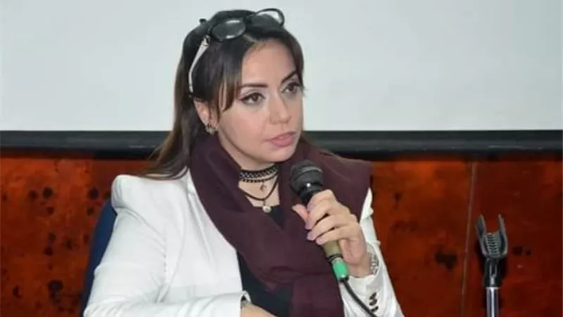الشاعره ياسمين الشاذلي ومؤمن في ستار بوكس