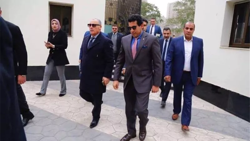وزير الرياضة فى معسكر المنتخب الأولمبى.. صور