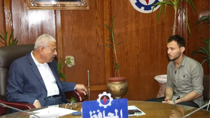 حل مشاكل 17 مواطن خلال اللقاء الجماهيري لمحافظ السويس..صور
