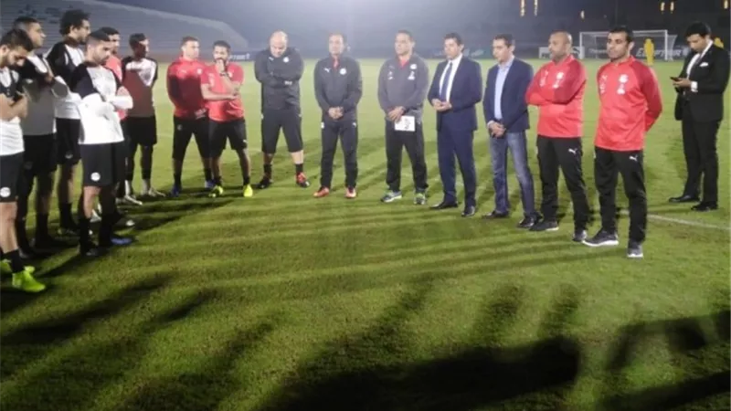وزير الرياضة يحفز لاعبي منتخب مصر قبل مواجهتي كينيا وجزر القم