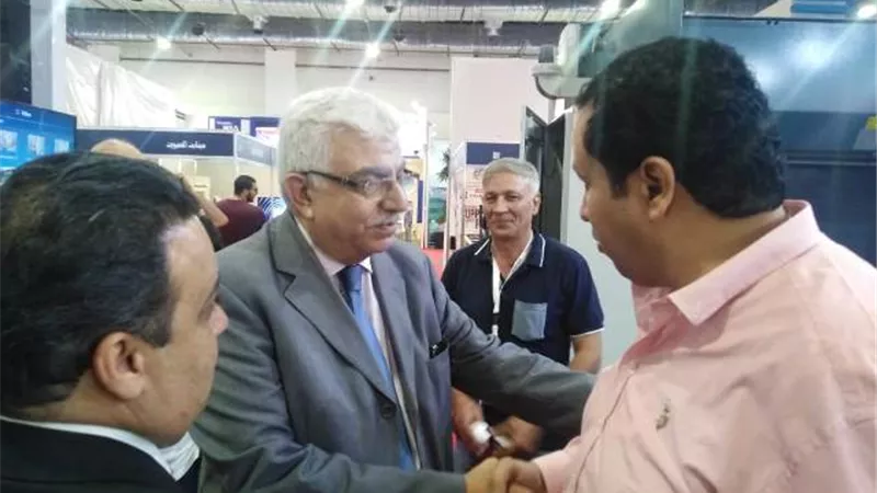 رئيس غرفة الصناعات الهندسية يتفقد معرض ماك تك للعدد والأدوات