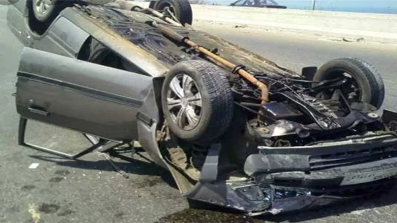 مصرع شخص أثر انقلاب سيارتة بالعاشر من رمضان