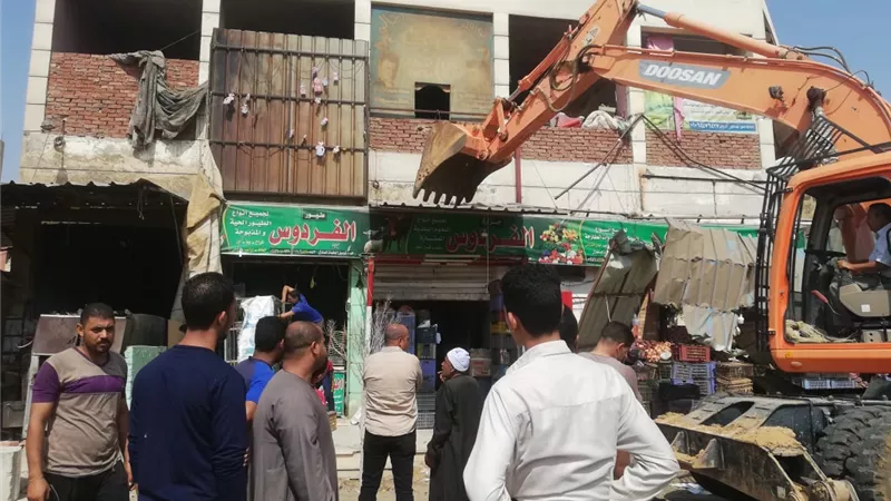 جهاز مدينة الشروق يشنُ حملة مكبرة لرفع الإشغالات والمخالفات