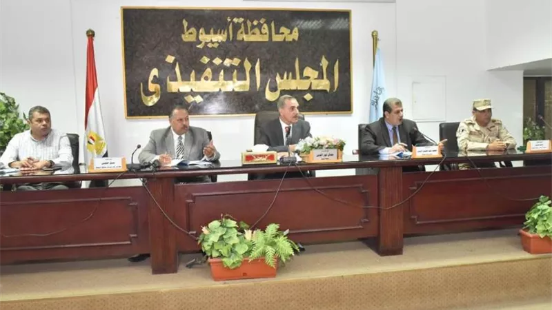 محافظ أسيوط: تخصيص قطعة أرض لإقامة مدرسة ابتدائية بدرنكة