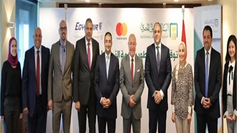 مصر للطيران والبنك الاهلي المصري يوقعان عقود تطوير خدمات التحصيل الالكتروني