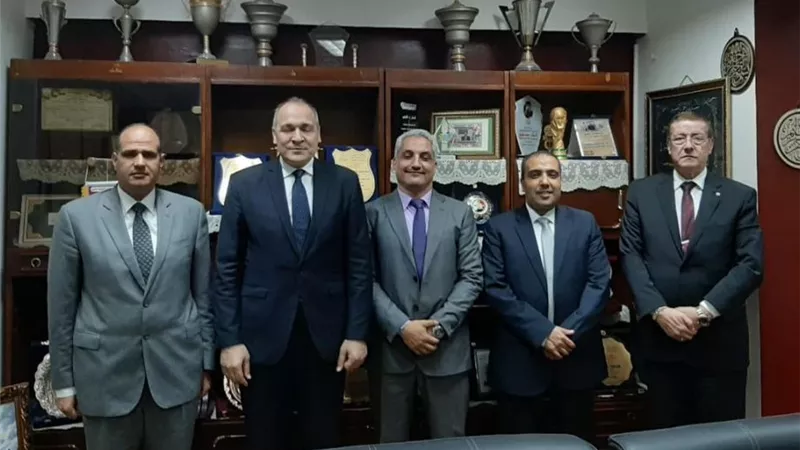 تعاون بين نقابات المعلمين الفرعية بالقاهرة ومجلس الأمناء لتوفير احتياجات المدارس