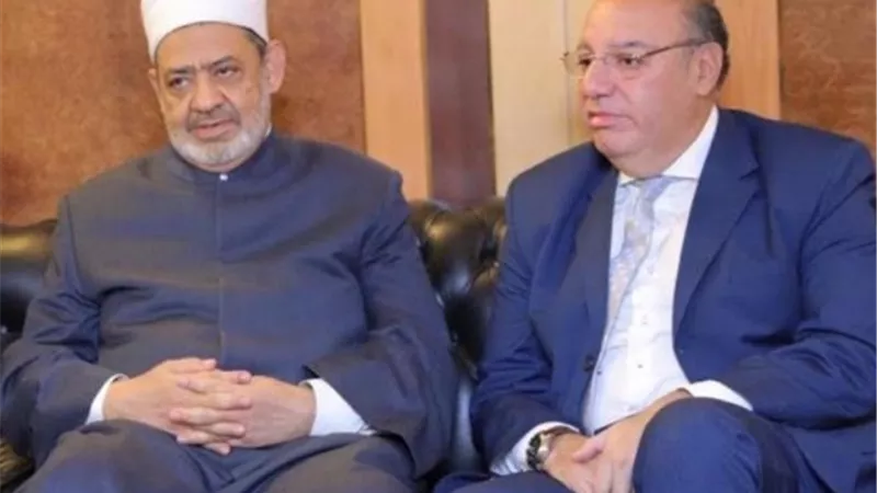 الإمام الأكبر يصل إلى روما للقاء بابا الفاتيكان