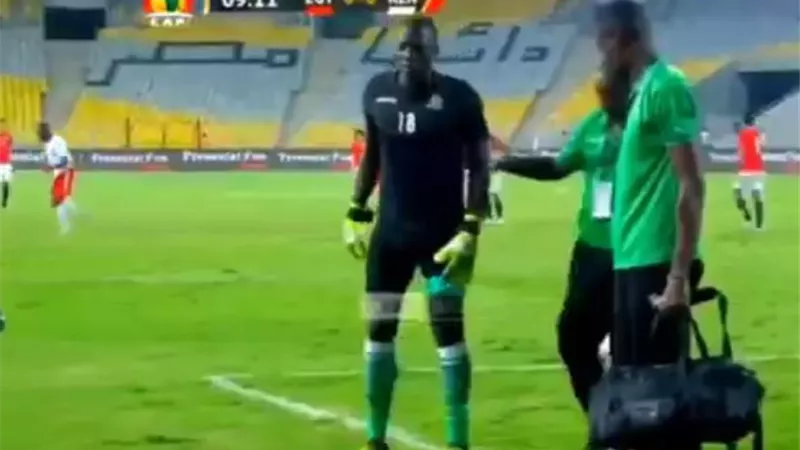 منتخب كينيا يخسر حارسه الأساسي بعد 5 دقائق امام الفراعنة