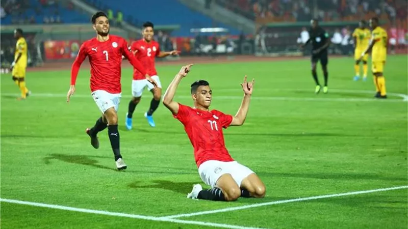 مصطفى محمد يسجل أول أهداف الفراعنة فى مرمى الكاميرون