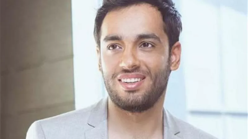 هدية من رامى جمال لفتاة مصابة 