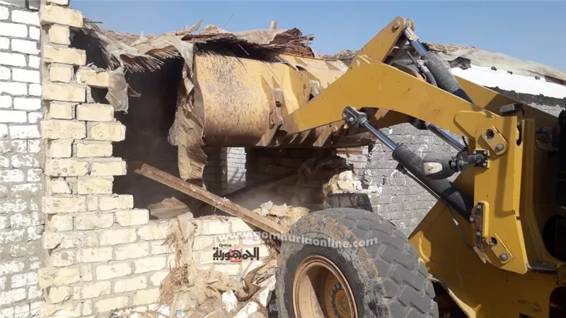 ازالة التعديات على مساحة 5و18 فدان بمركز ومدينة التل الكبير