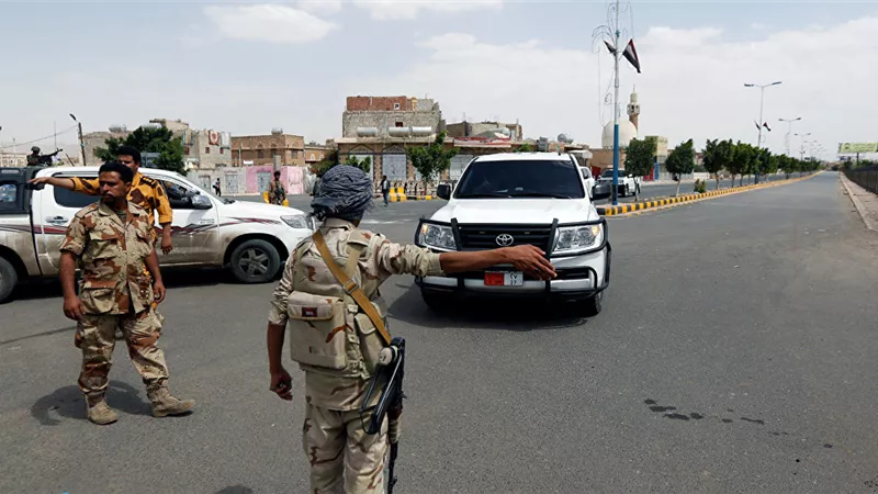 الجيش اليمني: 14 قتيلا وجريحا من 