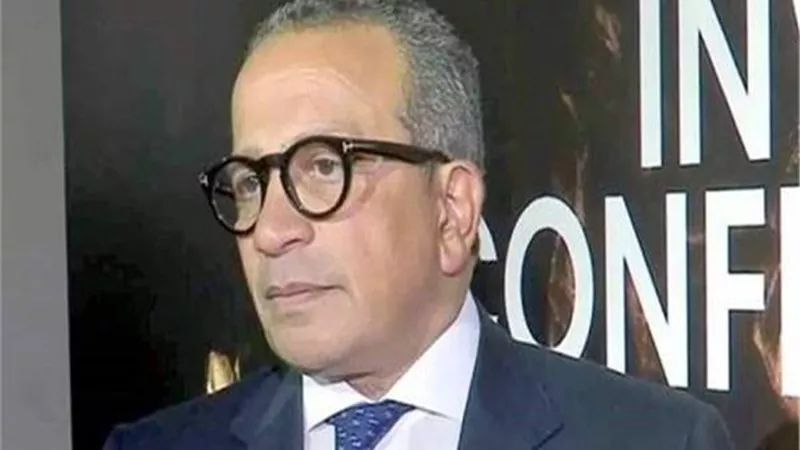 عمرو الجناينى يقدم التهنئة للمنتخب بعد الفوز على الكاميرون