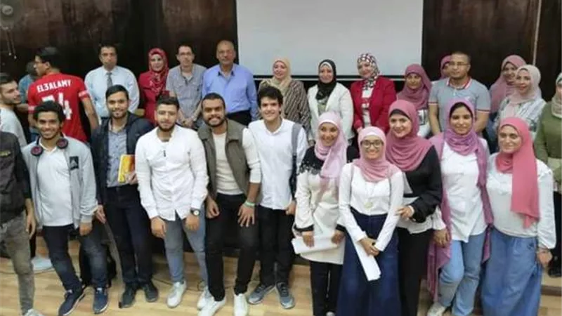 جامعة حلوان تنظم ندوة توعوية للمشاركة فى المشروع القومى لمحو الأمية بالصور