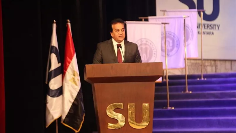 وزير التعليم العالي يشهد احتفال جامعة سيناء بتخريج دفعة من طلابها بالعريش