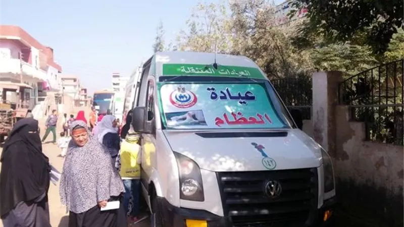 قافلة صحية تعالج 2003 من اهالي صان الحجر بالشرقية ..صور