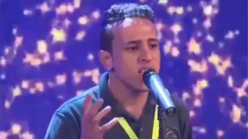 الجالس في الغرفة