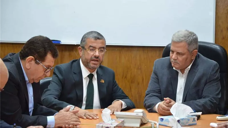 بالصور.. إسكان النواب تبحث مع محافظ قنا خريطة المشروعات التنموية والاستثمارية