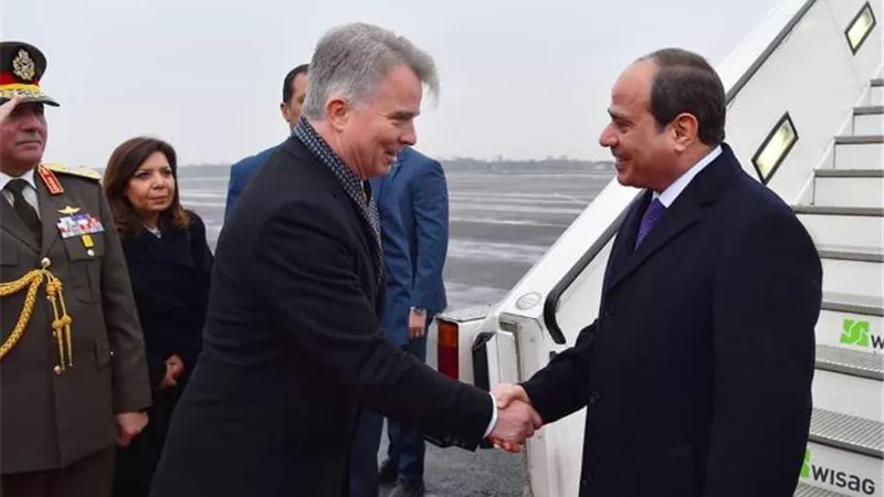 السيسى يصل برلين للمشاركة فى اجتماعات مجموعة العشرين وأفريقيا .. فيديو