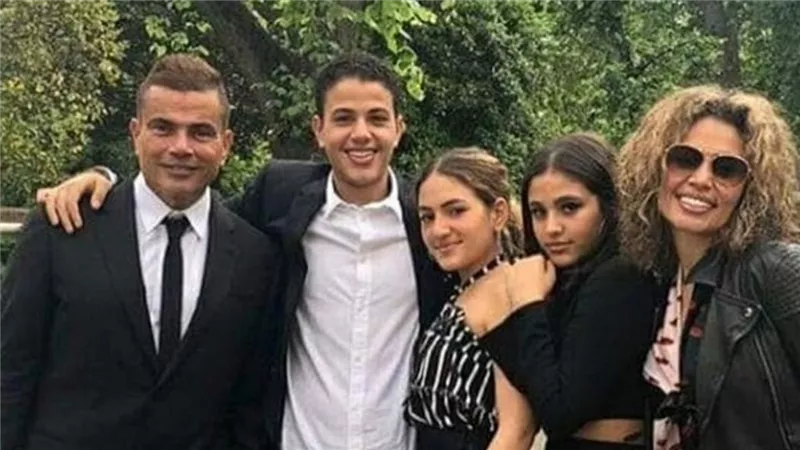 عمرو دياب فى محنة بسبب أبنائه
