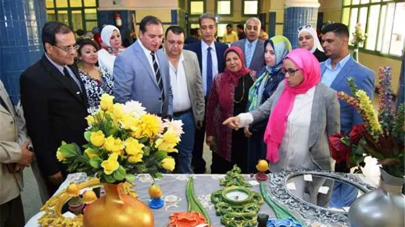 مركز الحرف اليدوية والصناعات البيئية بجامعة سوهاج يدشن مبادرة 
