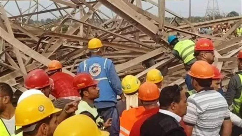 محافظ الجيزة ينعى اسر المتوفين فى انهيار برج كهرباء بأوسيم