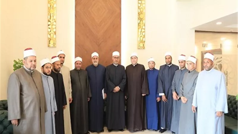 أمين 