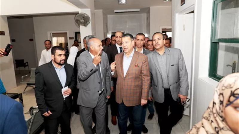 محافظ بنى سويف يتفقد الخدمات بالوحدات الصحية فى الفشن وببا.. بالصور