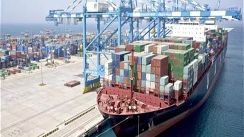 تفريغ 6000 طن رخام وتداول 20 سفينة بموانئ بورسعيد