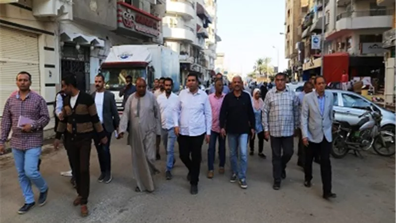 صقر يتفقد 3 مشروعات جديدة بنطاق حي السويس والاربعين