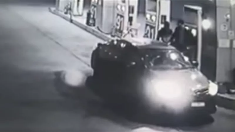 بالفيديو.. قوات الأمن السعودية تضبط أشخاصًا اختطفوا عامل محطة وقود لسلب أمواله
