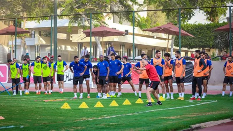 لاعبو الأهلي الدوليون ينتظمون في المران غدا