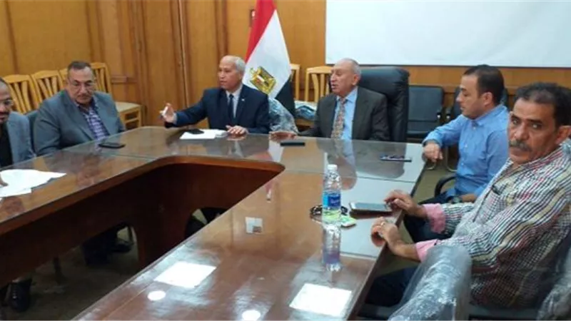 الغرفة التجارية بالإسماعيلية تنسق عروض الجمعة البيضاء ..صور