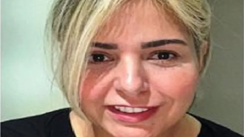 صابرين تنهار من البكاء بعد خلعها الحجاب.. فيديو