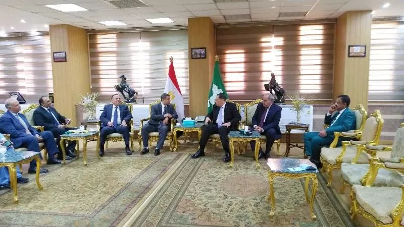 محافظ الشرقية يستقبل رئيس الهيئة العامة لتعليم الكبار