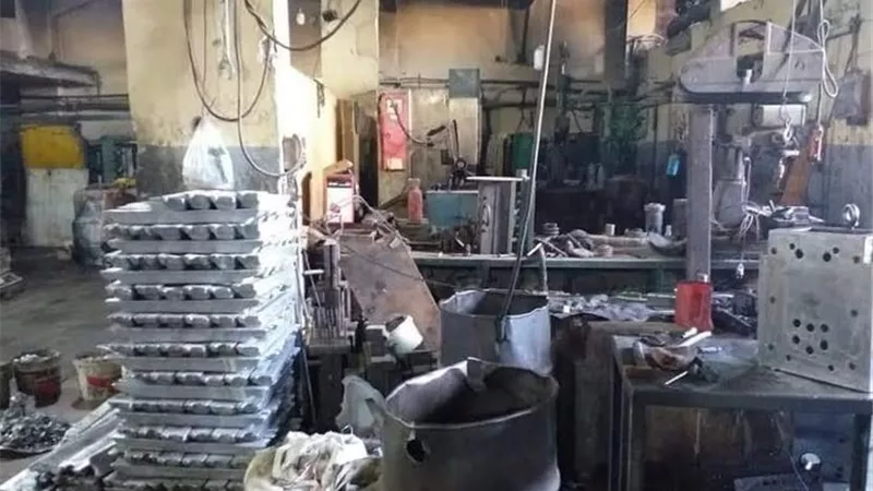 مداهمة مصنع وبداخلة 1600طن الومنيوم مجهولة المصدر بالبساتين