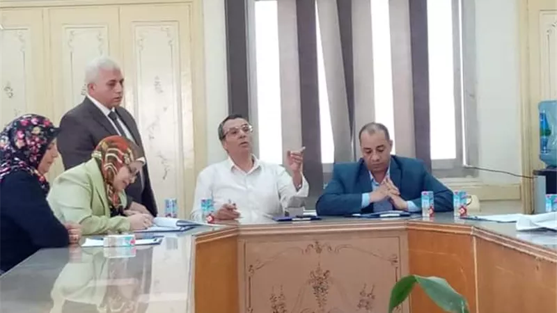 اجتماع مشترك للتعليم والتأمين الصحى بالشرقية لمتابعة برنامج التغذية المدرسية