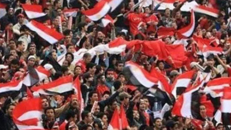 الدقيقة «74».. الجماهير تخلد شهداء الأهلي فى مباراة غانا وكوت ديفوار