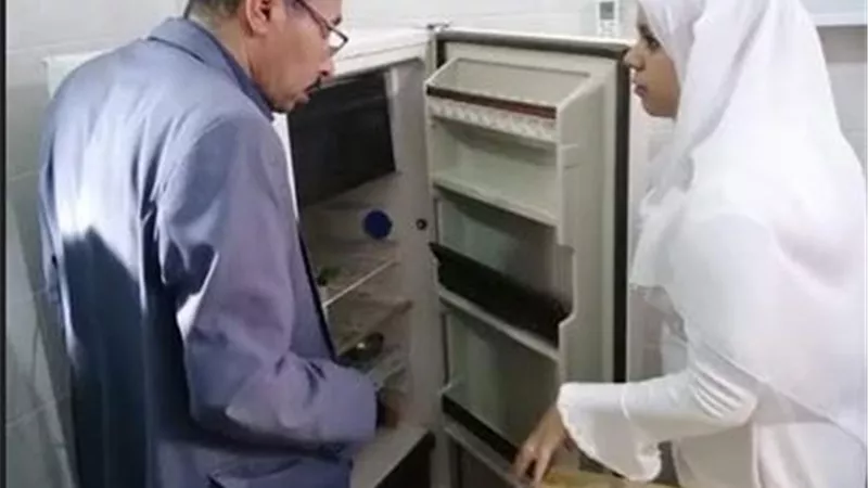 قرار بغلق منشآت تجارية واعدام ٢٠٠ كيلو أغذية فاسدة بالوادى الجديد