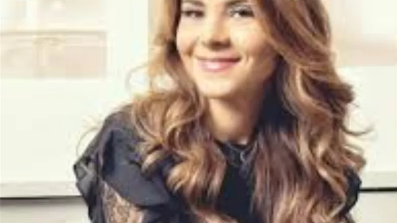 سالى فؤاد تعلن انفصالها عن زوجها